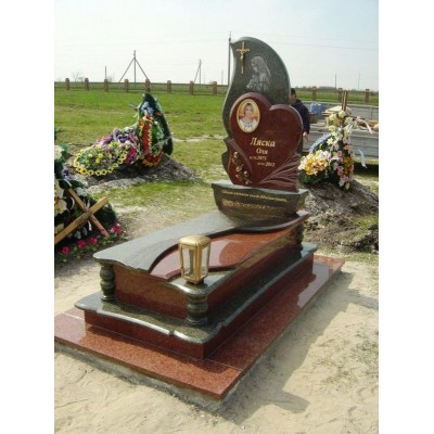 Двухкомпонентная стела - сердце и пламя