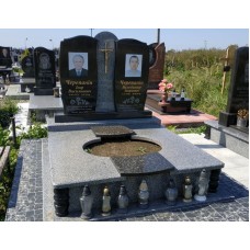 Тройная стела и крест Тройная стела и крест
