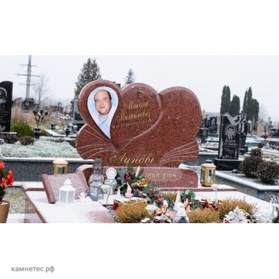 Сердце в красном граните