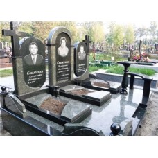 Памятник на троих человек из зеленого гранита Памятник на троих человек из зеленого гранита