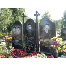Надгробный памятник с арками для троих умерших Надгробный памятник с арками для троих умерших
