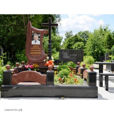 Памятник из красного гранита для дедушки