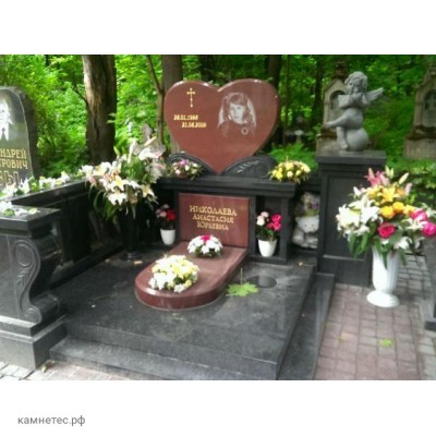 Комбинированный памятник с сердцем для дочери