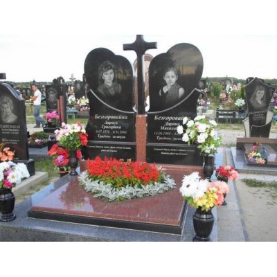 Двойной фигурный памятник для дочери