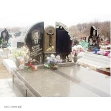 Двойной памятник из черного и коричневого гранита Двойной памятник из черного и коричневого гранита