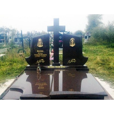 Двойной гранитный памятник с крестом