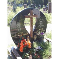 Двойной надгробный памятник фигурной формы Двойной надгробный памятник фигурной формы