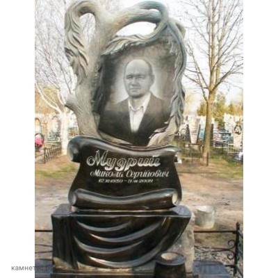 Эксклюзивный гранитный памятник в виде резного дерева