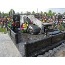Эксклюзивный надгробный памятник с машиной для мужчины Эксклюзивный надгробный памятник с машиной для мужчины