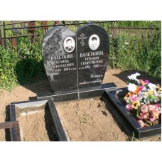 Двойной памятник премиум класса с открытыми цветниками Двойной памятник премиум класса с открытыми цветниками