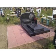 Элитный памятник с противоусадочными плитами Элитный памятник с противоусадочными плитами