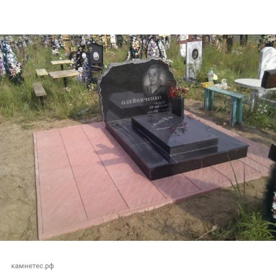 Элитный памятник с противоусадочными плитами