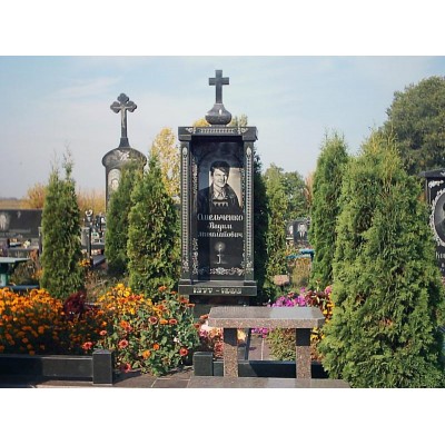 Вертикальный элит памятник из черного гранита