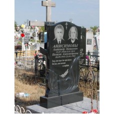 Видный двойной памятник из черного гранита