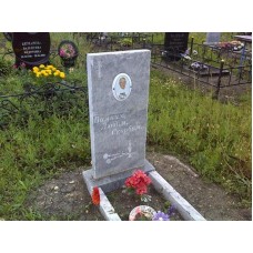 Недорогой надгробный памятник серого цвета Недорогой надгробный памятник серого цвета