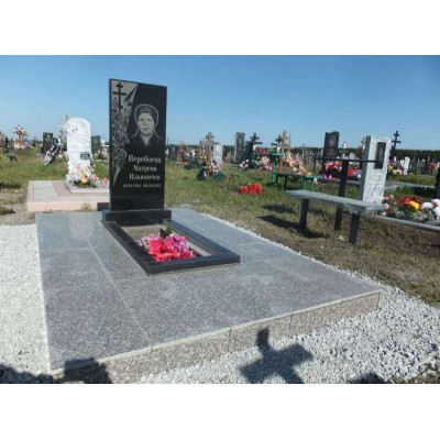 Недорогой одинарный памятник с гравировкой