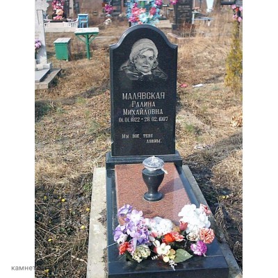 Стандартный памятник с закрытым цветником