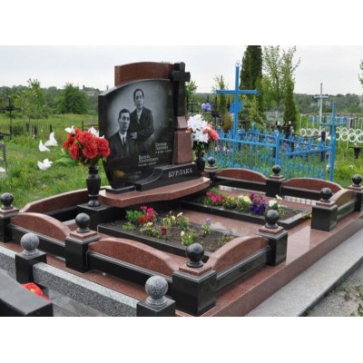 Эксклюзивный гранитный памятник супругам