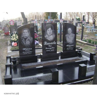 Тройной памятник в современном стиле